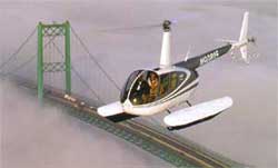 R44 Clipper II con flotadores Utilitarios